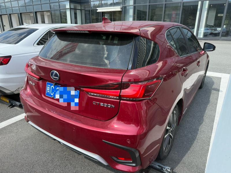 Lexus CT - фото 3