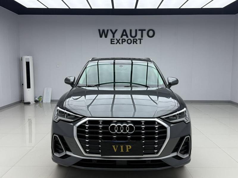Audi Q3 - фото 1
