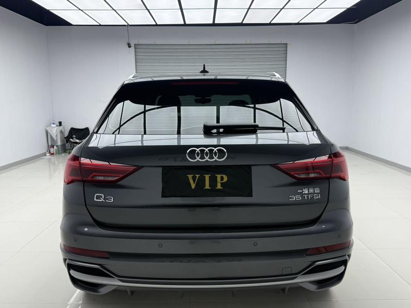 Audi Q3 - фото 4