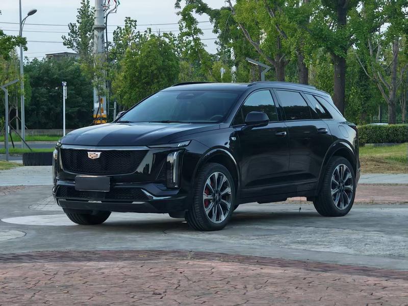 Cadillac XT5 - фото 0