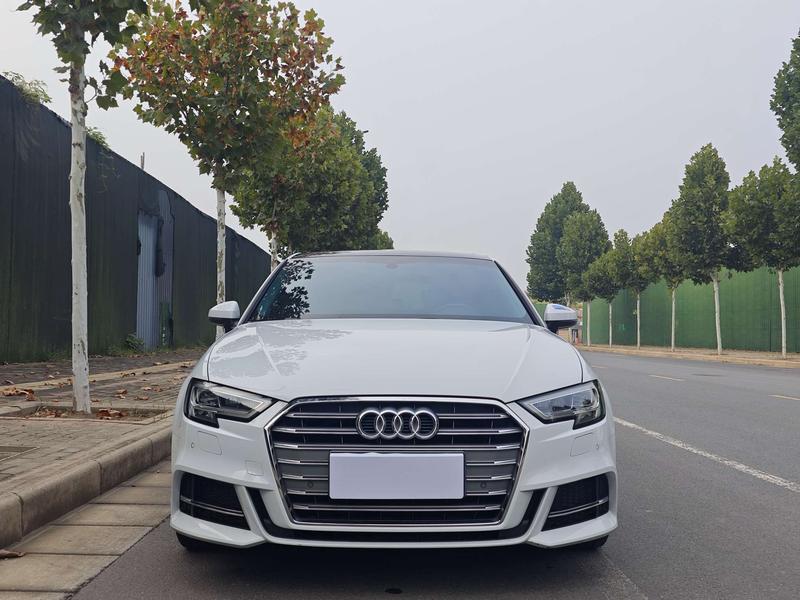 Audi A3 - фото 1
