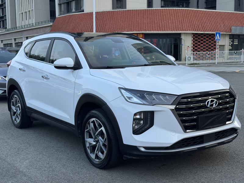 Hyundai Tucson - фото 2