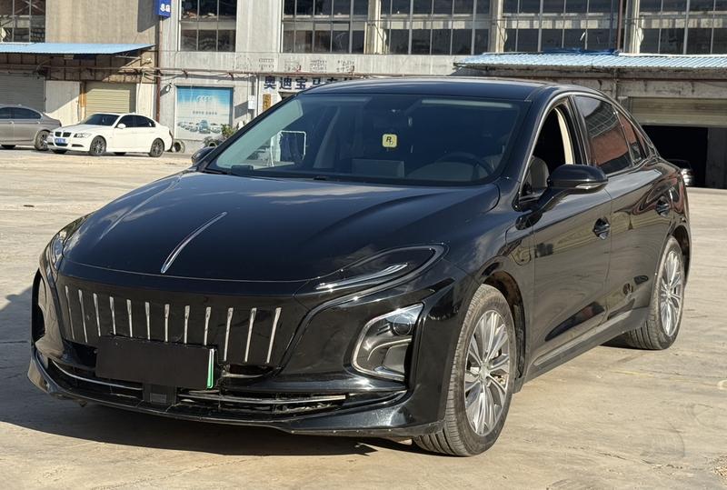 Hongqi E-QM5 - фото 0