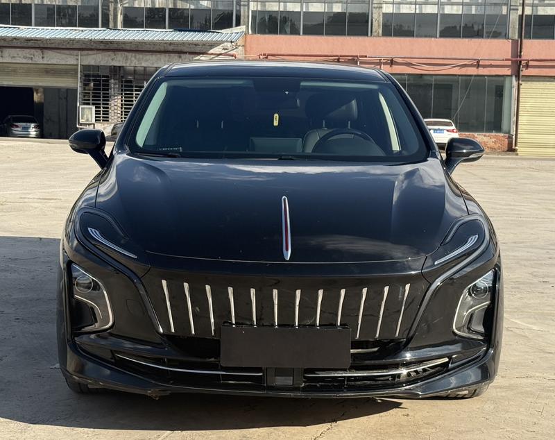 Hongqi E-QM5 - фото 1