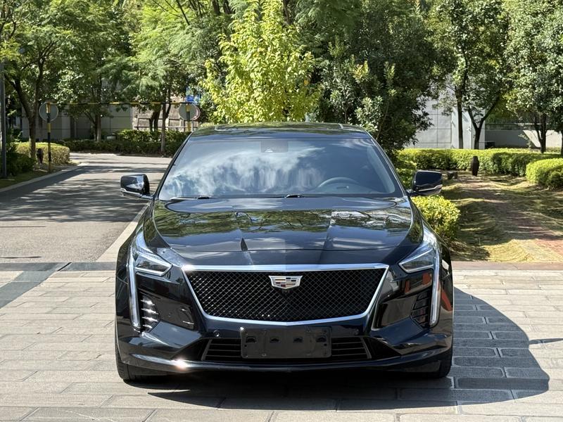 Cadillac CT6 - фото 1