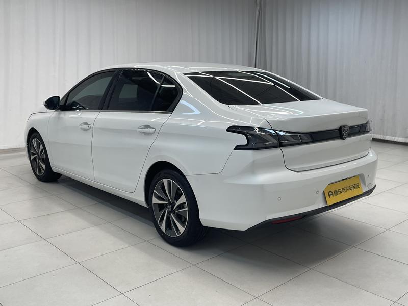 Peugeot 408 - фото 4