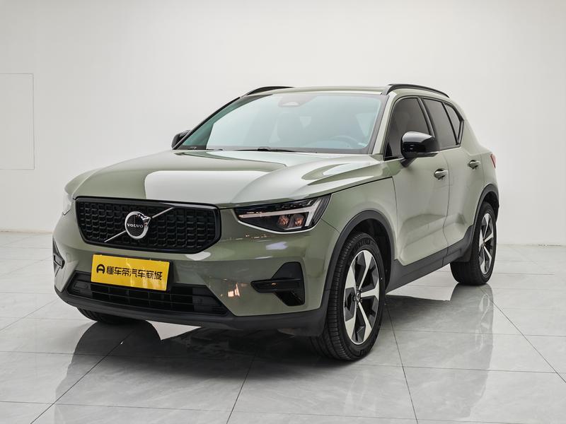 Volvo XC40 - фото 0