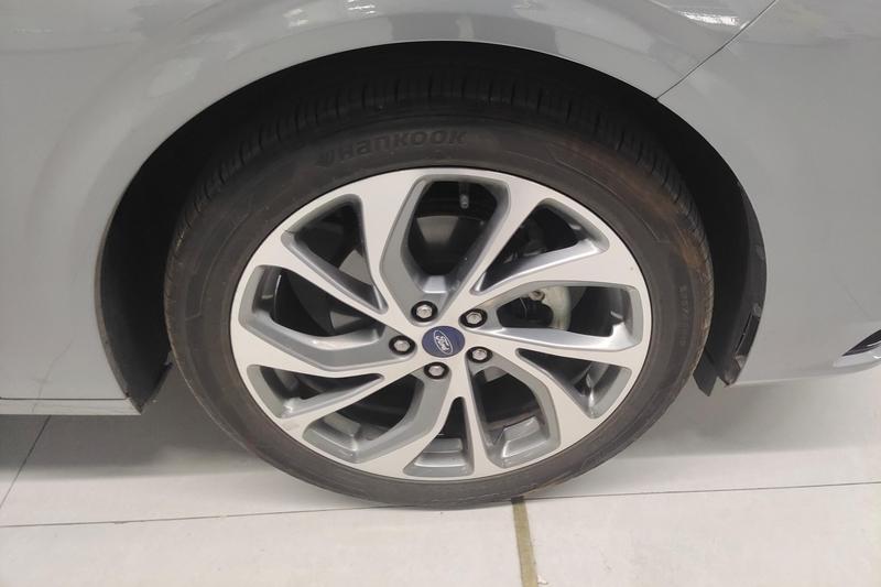 Ford Mondeo - фото 3