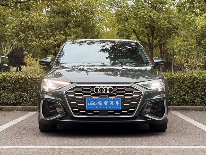 Audi A3 - фото 1