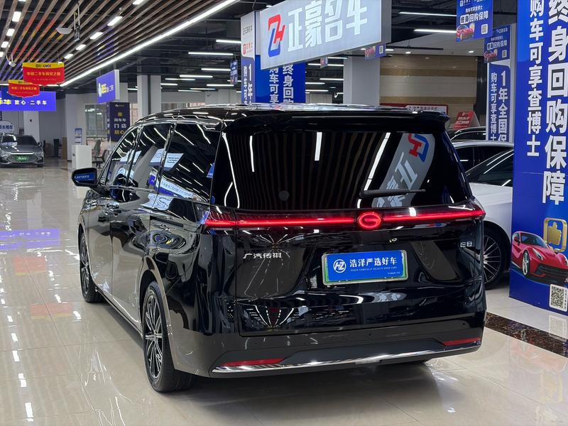 GAC Trumpchi E8 PHEV - фото 3