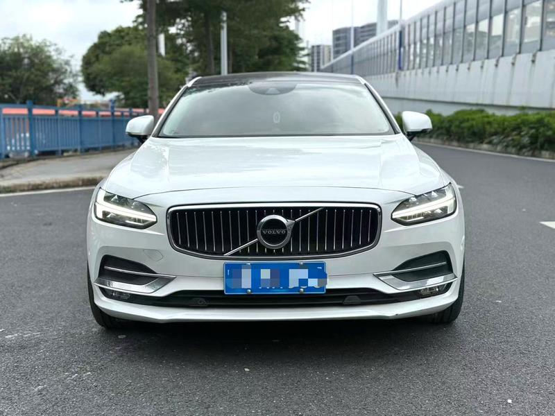 Volvo S90 - фото 1