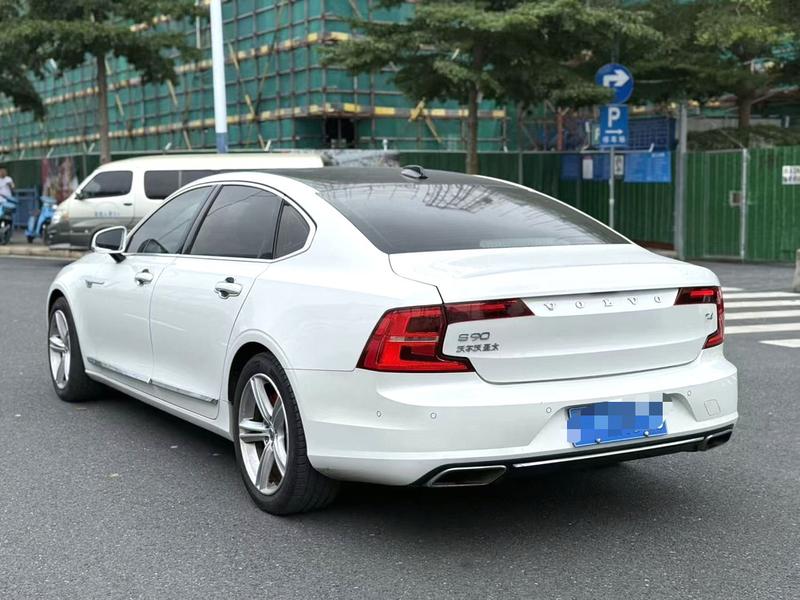 Volvo S90 - фото 3