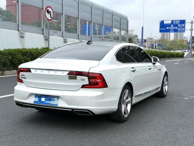 Volvo S90 - фото 4