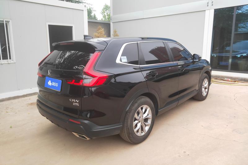 Honda CR-V - фото 1