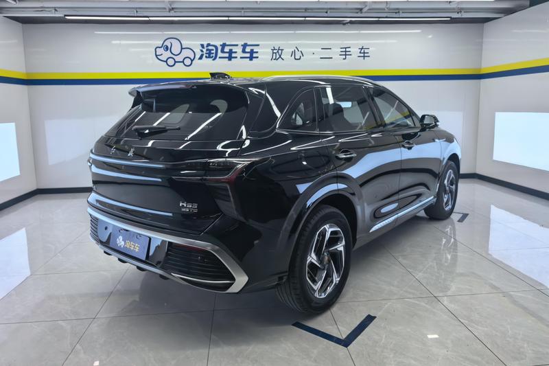 Hongqi HS3 - фото 2
