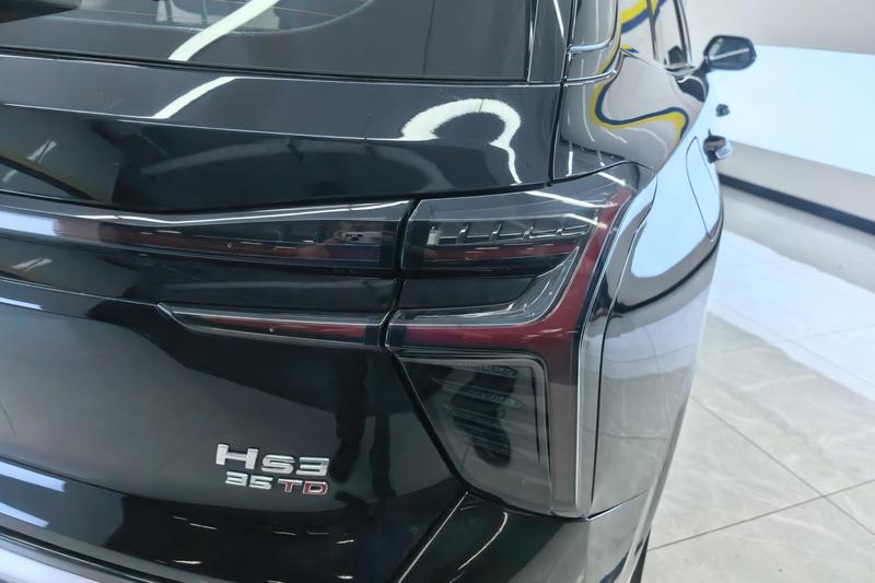 Hongqi HS3 - фото 3