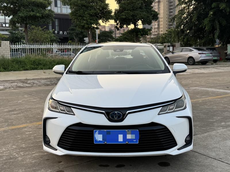 Toyota Corolla - фото 1