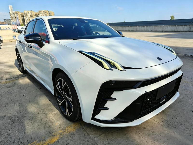 Lynk & Co 03 - фото 2