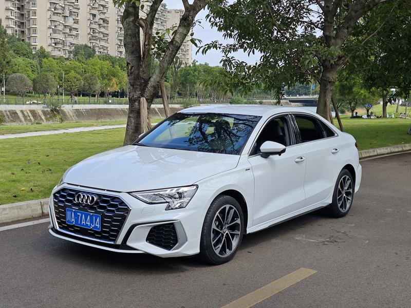 Audi A3 - фото 0