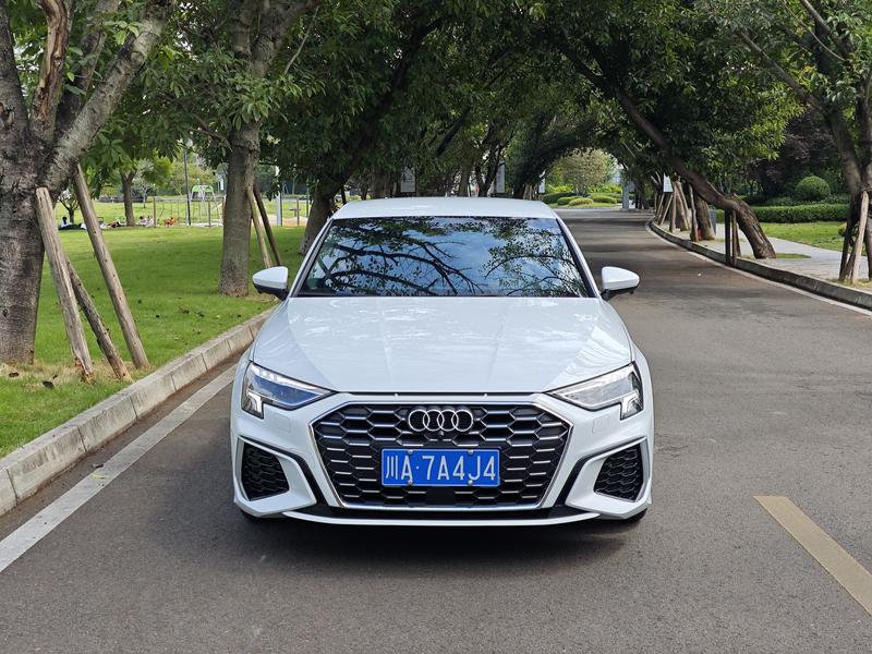 Audi A3 - фото 1