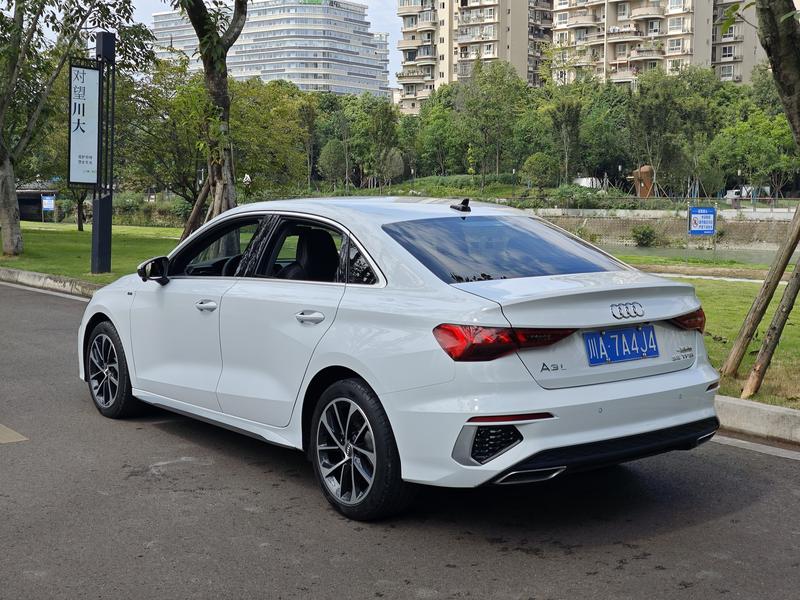 Audi A3 - фото 3
