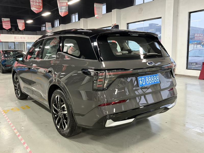Ford Edge - фото 3