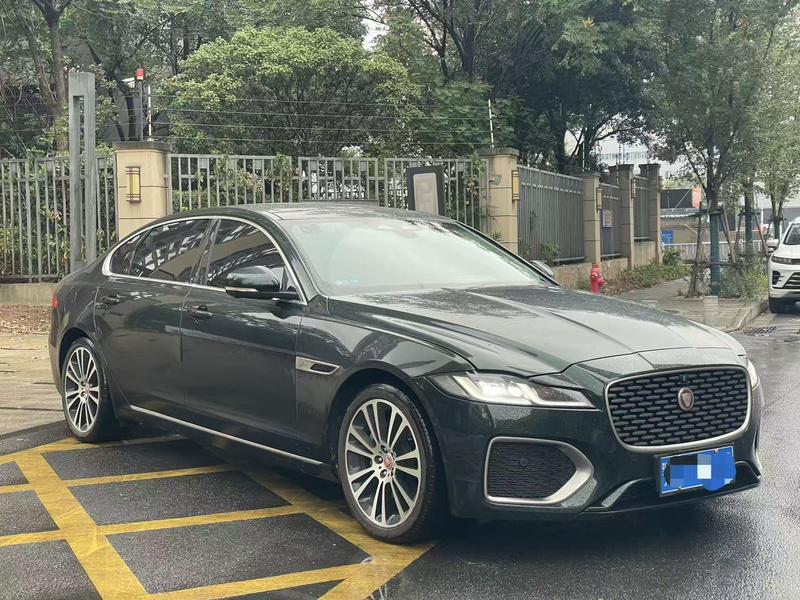 Jaguar XFL - фото 2