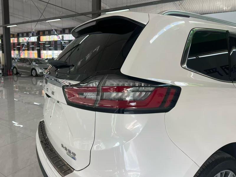 Ford Edge - фото 4