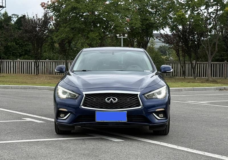 Infiniti Q50L - фото 1