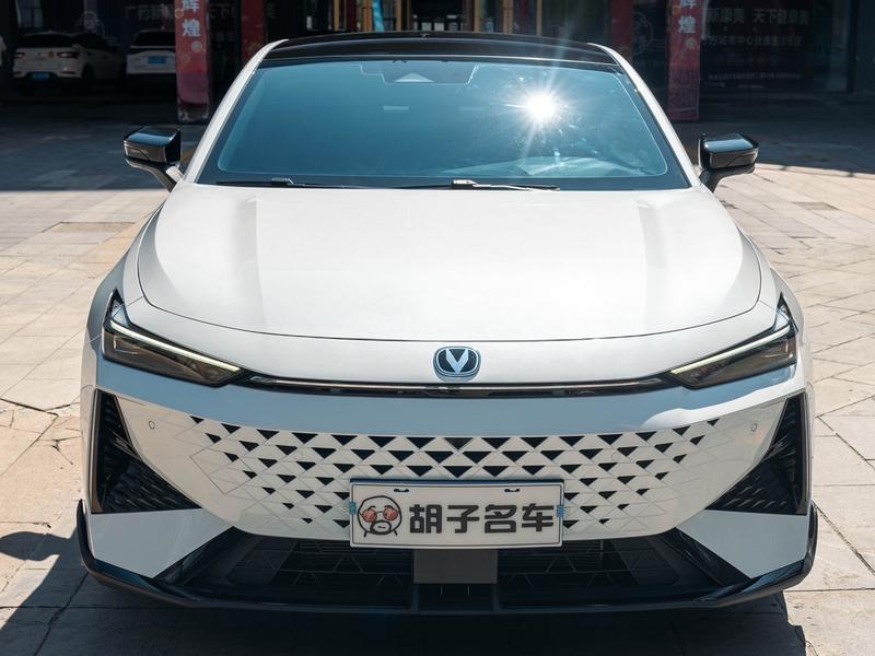 Changan UNI-V - фото 1