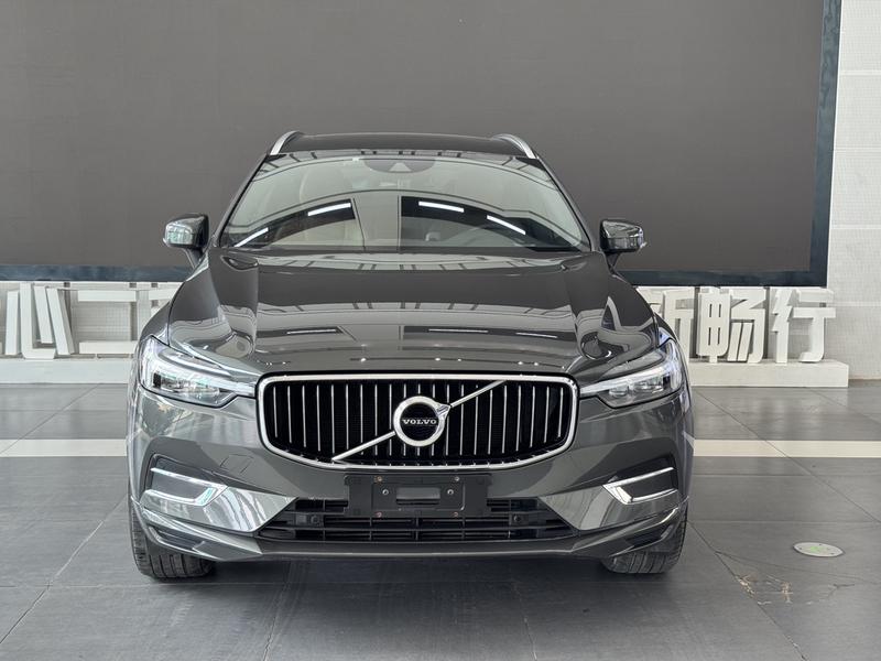 Volvo XC60 - фото 1