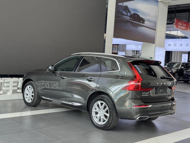 Volvo XC60 - фото 3