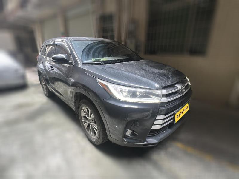 Toyota Highlander - фото 2