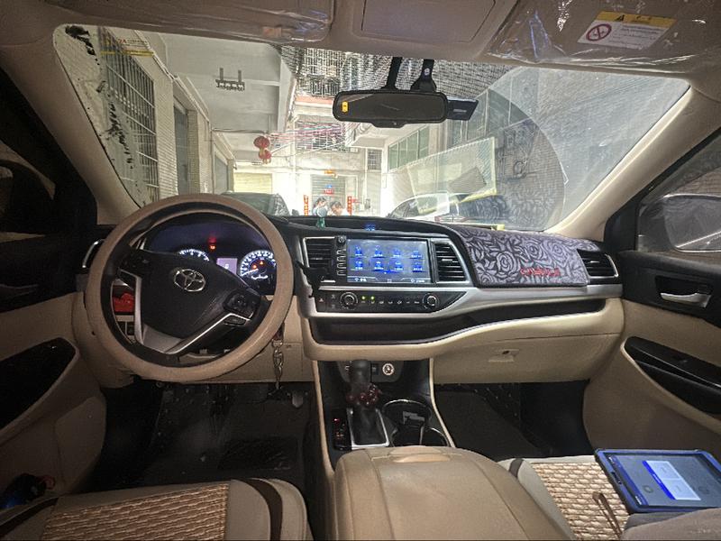 Toyota Highlander - фото 4