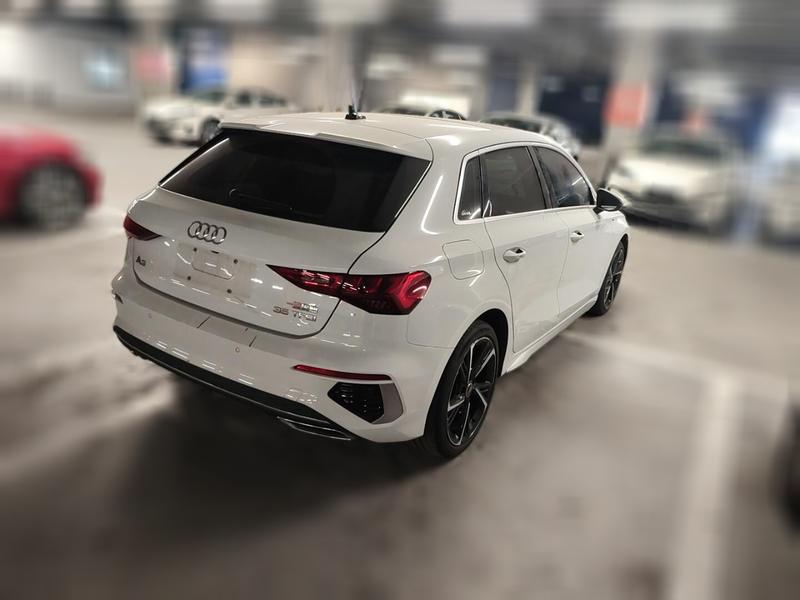Audi A3 - фото 1