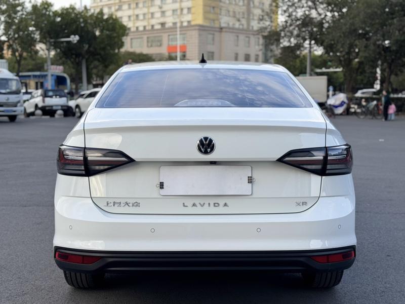 Volkswagen Lavida - фото 4