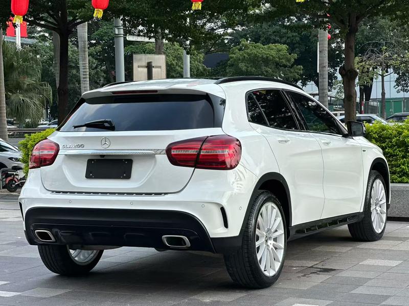 Mercedes-Benz GLA - фото 1