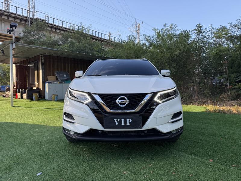 Nissan Qashqai - фото 1