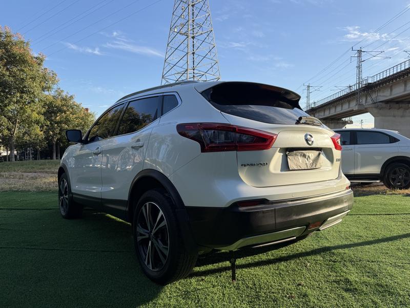 Nissan Qashqai - фото 4