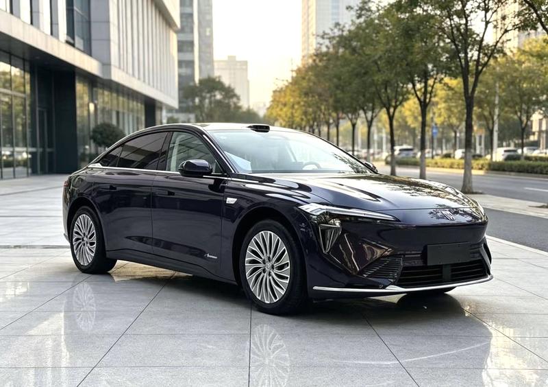 Buick ElectraL7 - фото 2