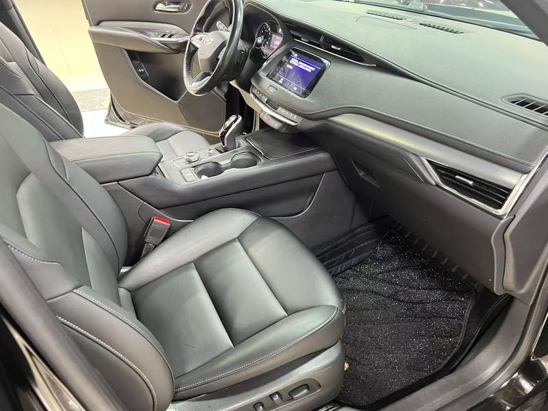 Cadillac XT4 - фото 3