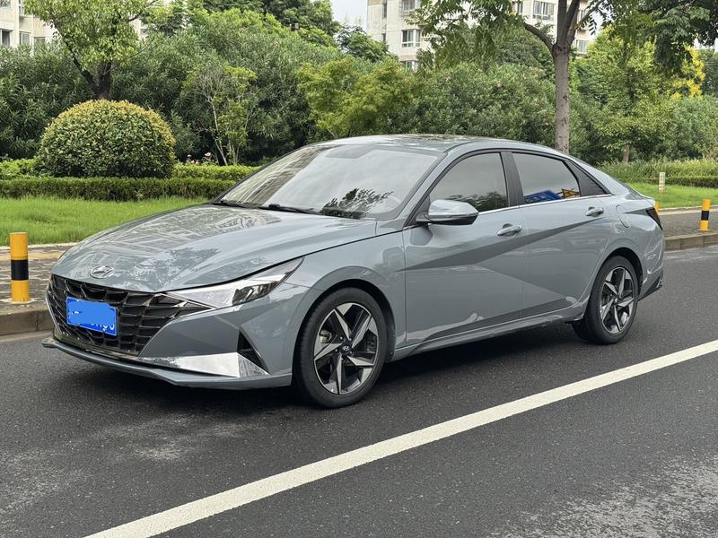 Hyundai Elantra - фото 0