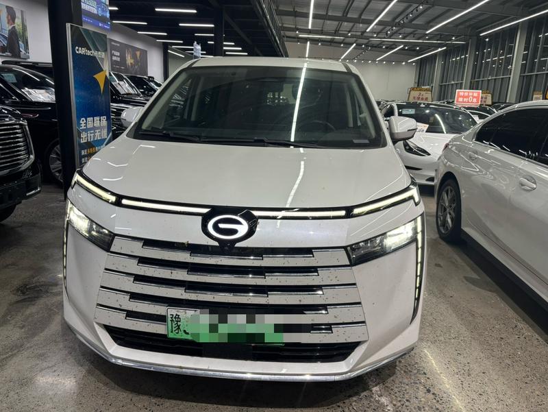 GAC Trumpchi E8 PHEV - фото 1
