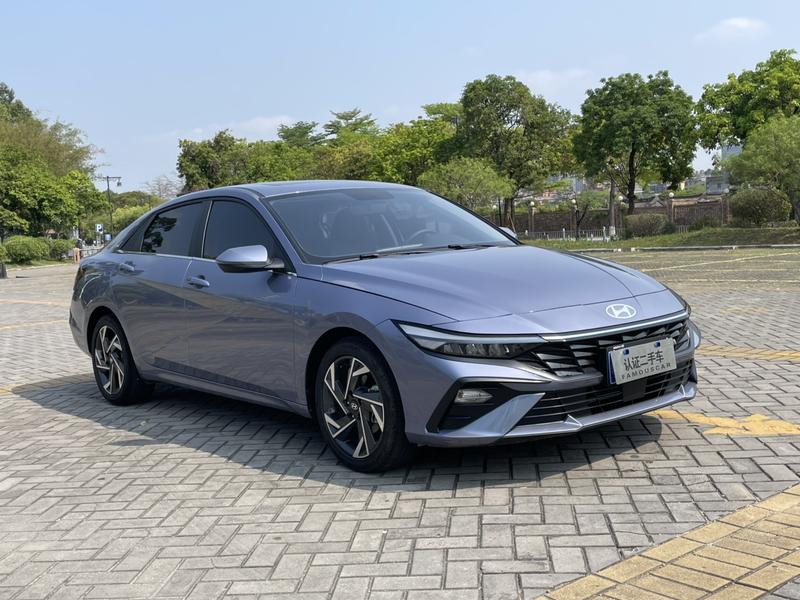 Hyundai Elantra - фото 2