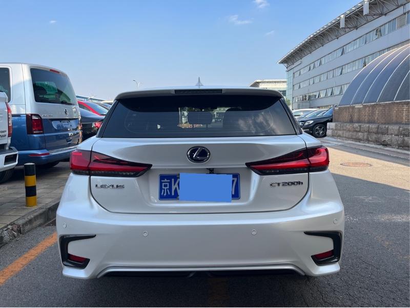 Lexus CT - фото 4