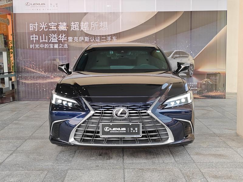 Lexus ES - фото 1