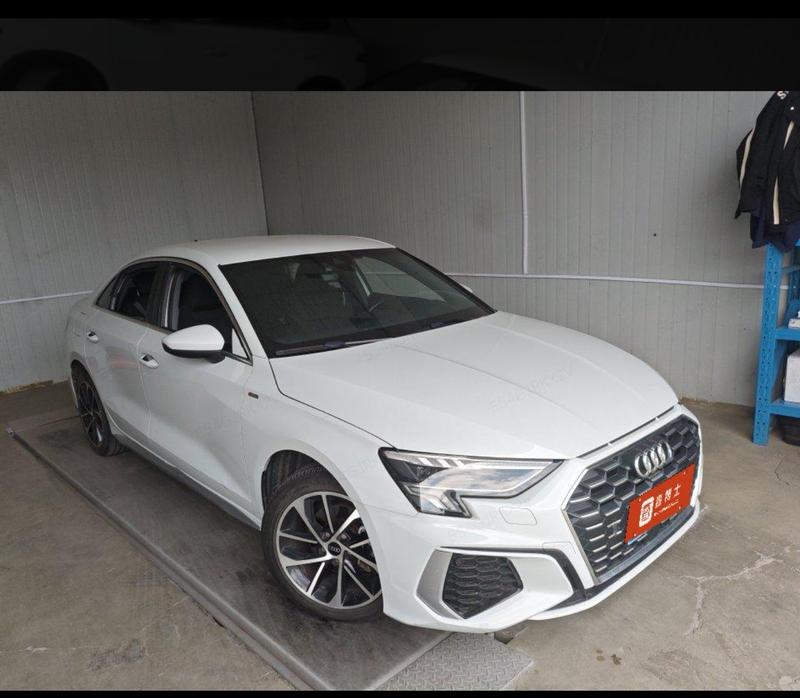 Audi A3 - фото 1