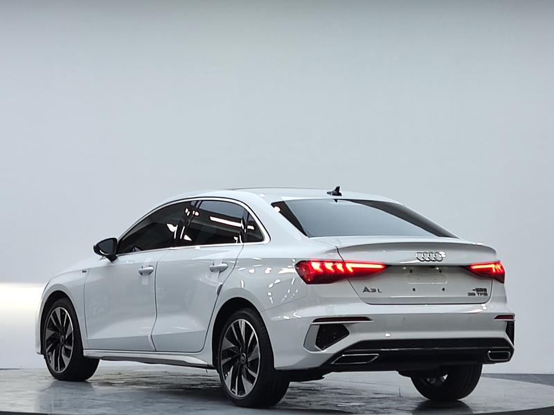Audi A3 - фото 4