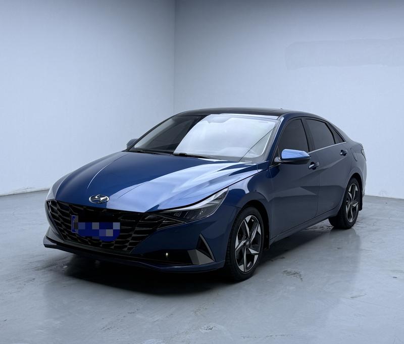 Hyundai Elantra - фото 0