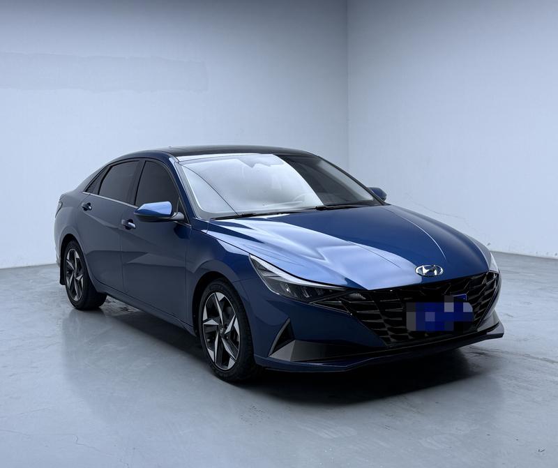 Hyundai Elantra - фото 2